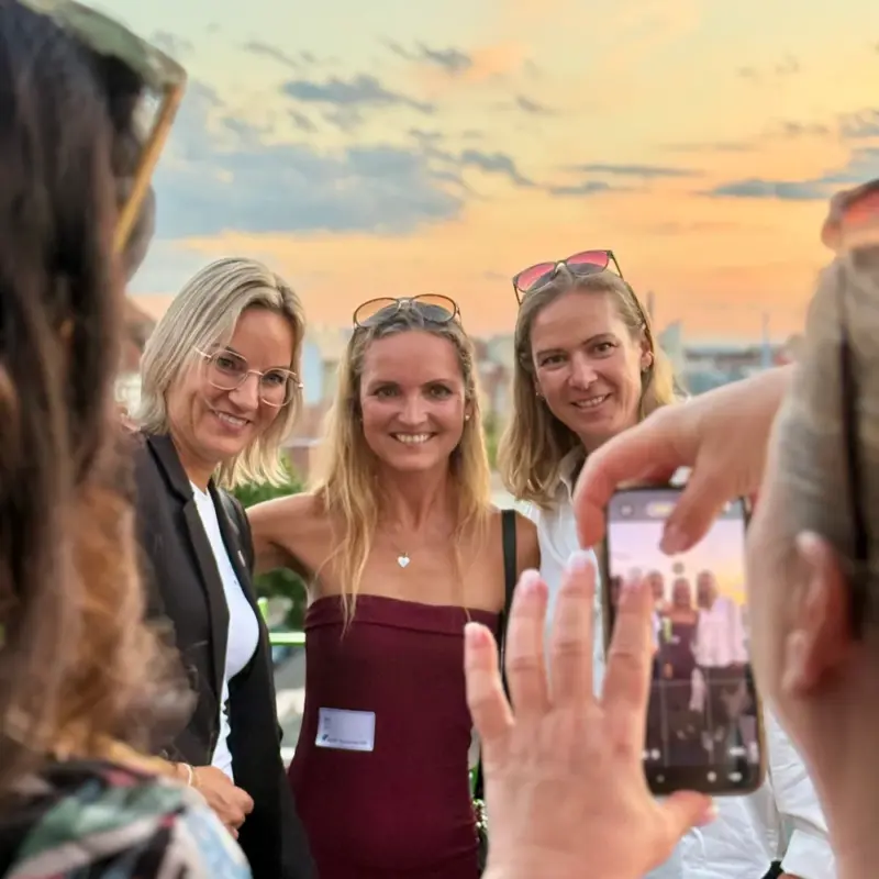 friends-sunset-event