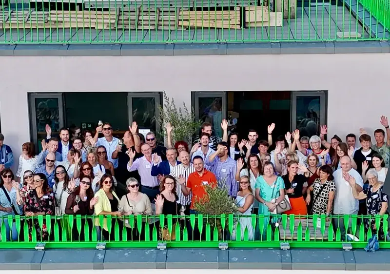 group-photo-event-gathering