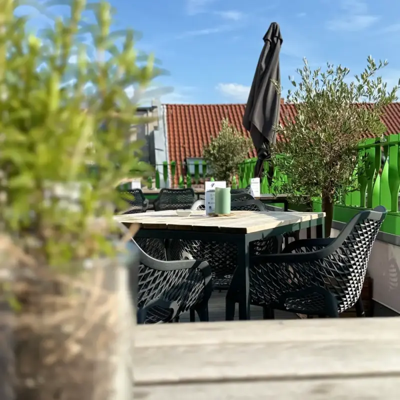 rooftop-dining-area-green