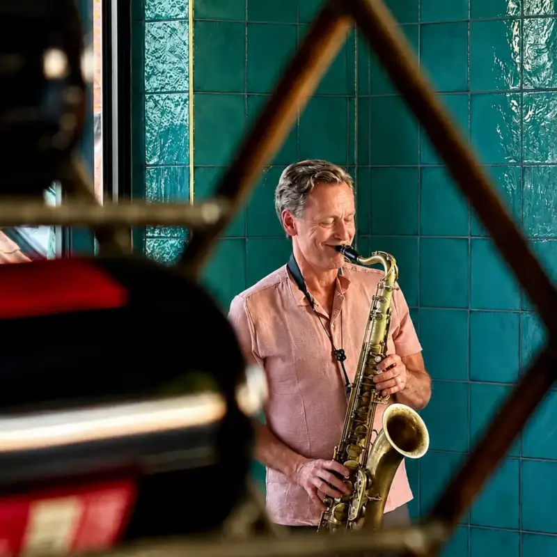 saxophonist-playing-music